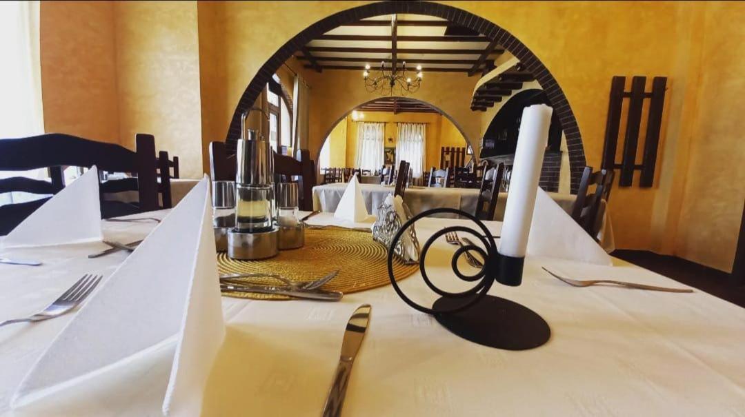 Restaurant Casa Miorita Hotel Busteni Exterior photo